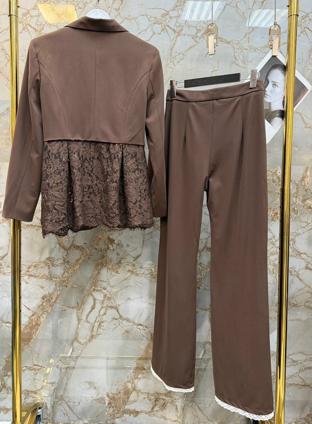 костюм брючный,костюм женский,женский брючный классический костюм,женский дизайнерский костюм элегантный кружевной блейзер и брюки-клеш,брючные костюмы женские