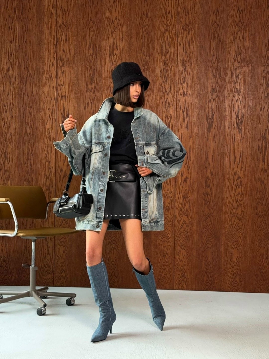 джинсовая куртка miu miu,куртка джинсовый,куртка женская джинсовая оверсайз,джинсовая куртка свободная,джинсовое пальто женское