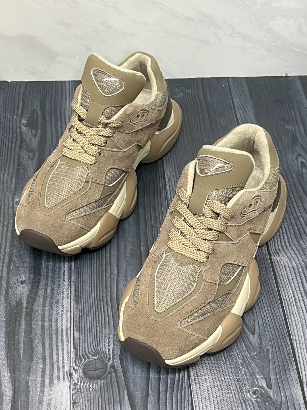 ,кроссовки женскиe,бежевые кроссовки,кроссовки оригинальные,спортивная