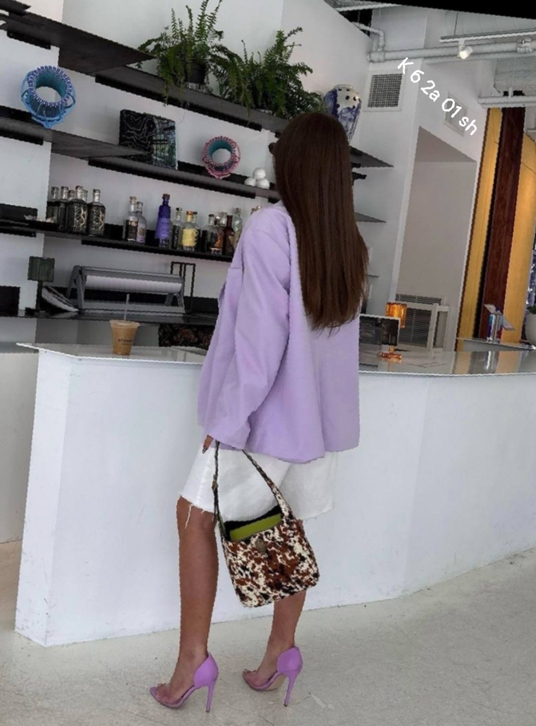 брючный костюм,брючный костюм женский,розовый пиджак,роузи хантингтон-уайтли стиль одежды