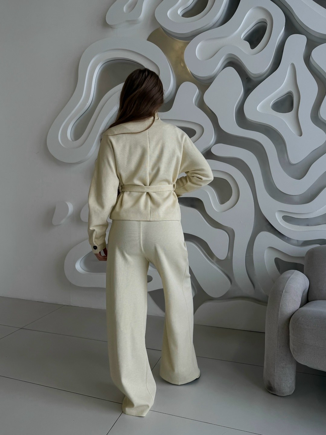 бежевый костюм,брючный костюм,женский костюм,теплый костюм,костюм трикотажный