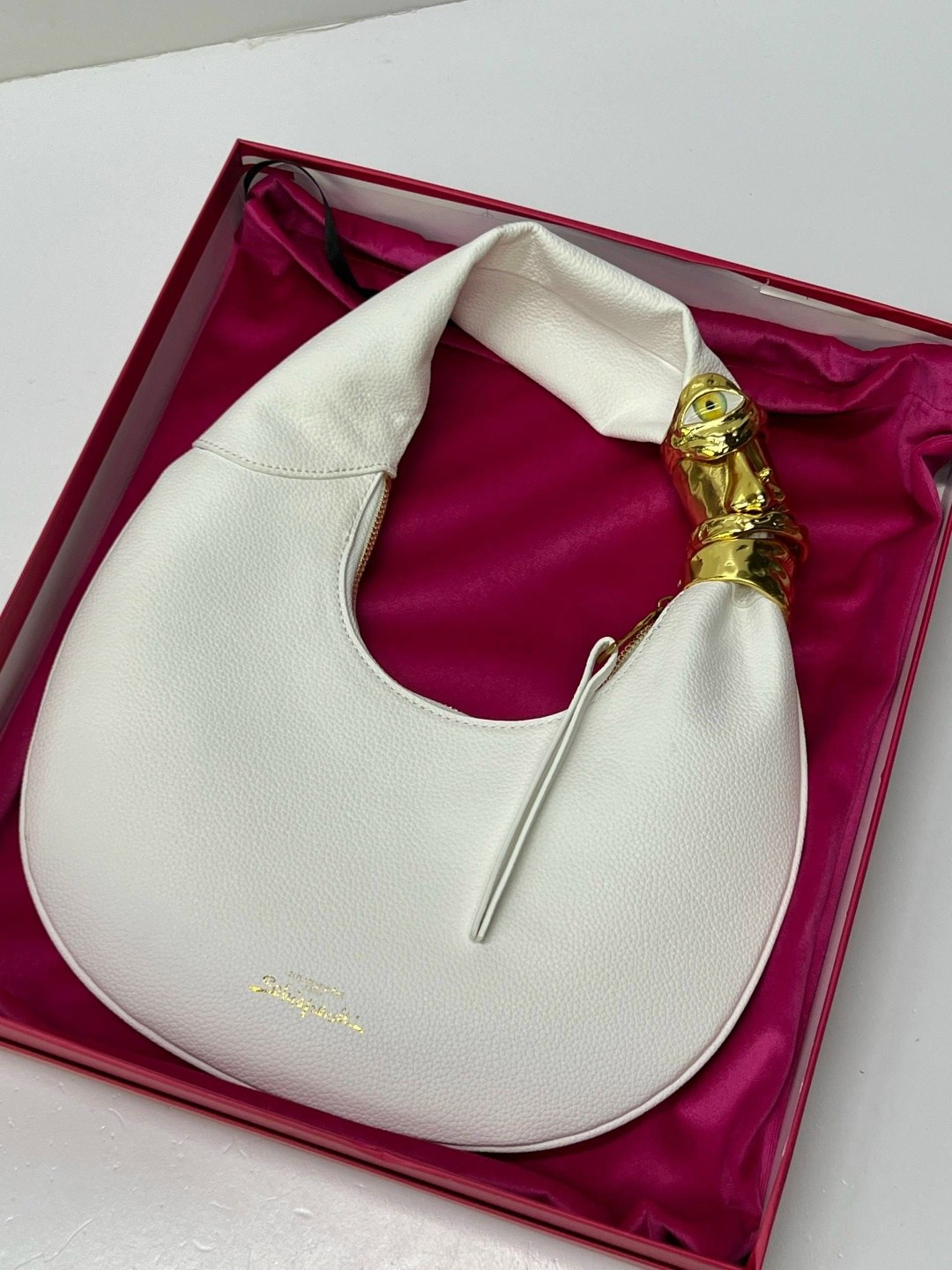 кожаная сумка-хобо whisper coccinelle,женская сумка,сумка,сумка coccinelle,сумки аксессуары