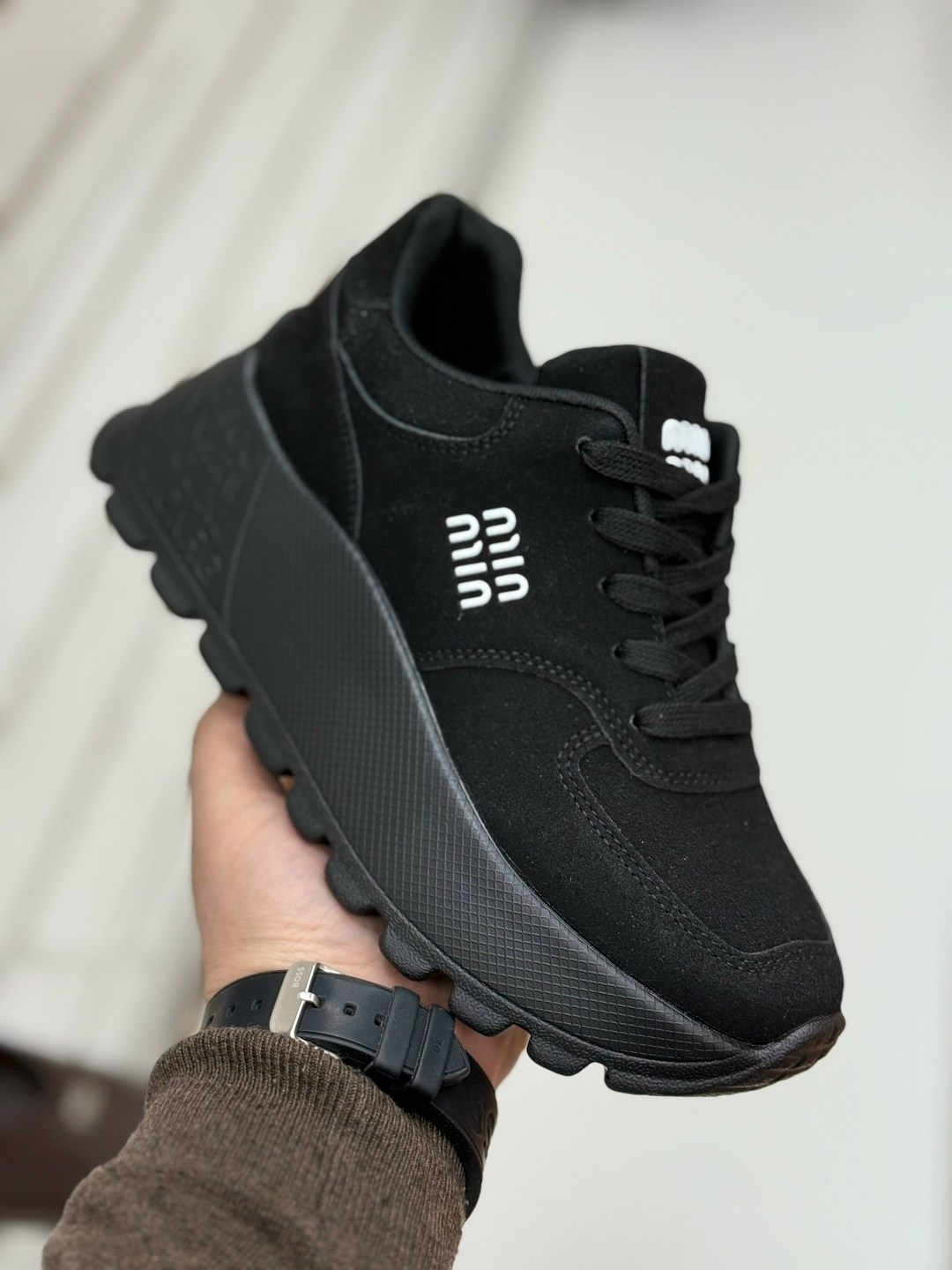 кроссовки женскиe,,кроссовки модные,кроссовки,повседневные кроссовки