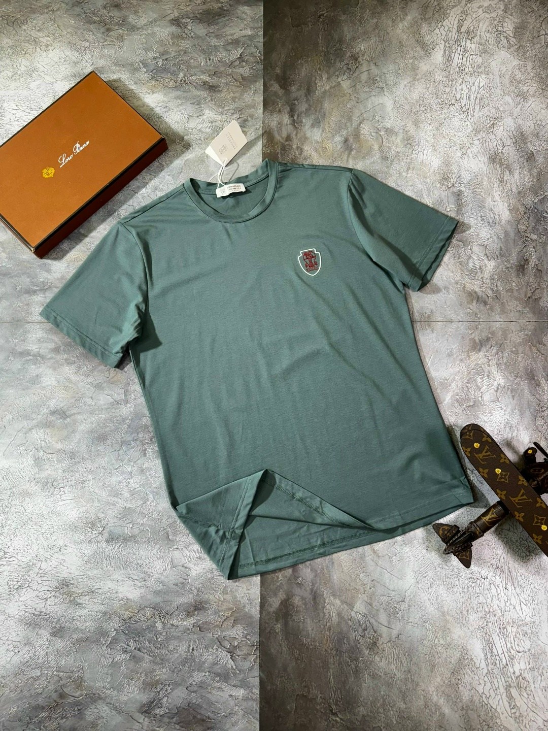 футболки мужские,футболки женские мужские,футболки для мужчин,футболка,брендовые футболки