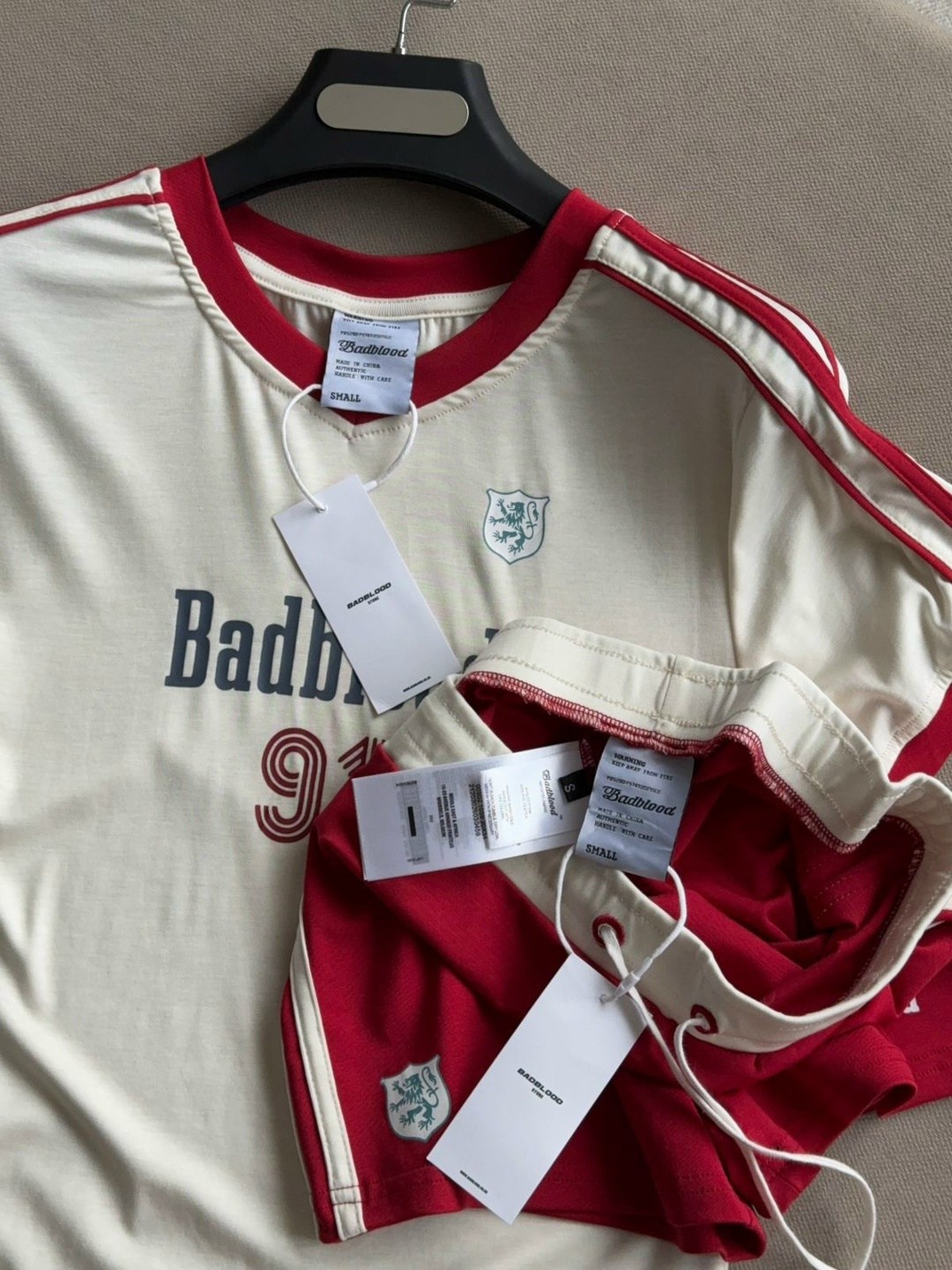 форма футбольная,футбольная форма арсенал,форма арсенал,детская футбольная форма,футбольная форма аякс