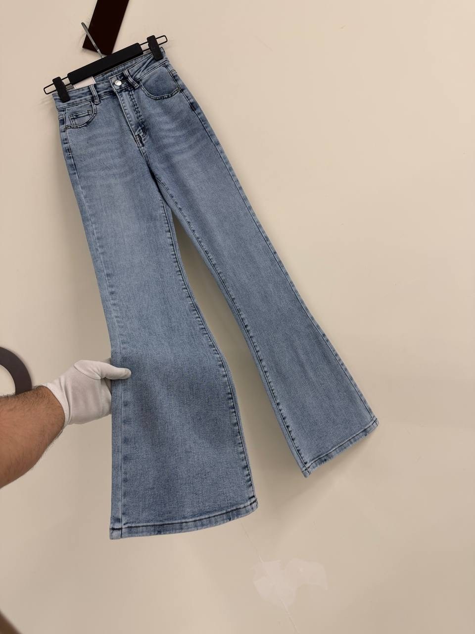 расклешенные джинсы,джинсы клеш женские,женские джинсы,джинсовые брюки,джинсы модные