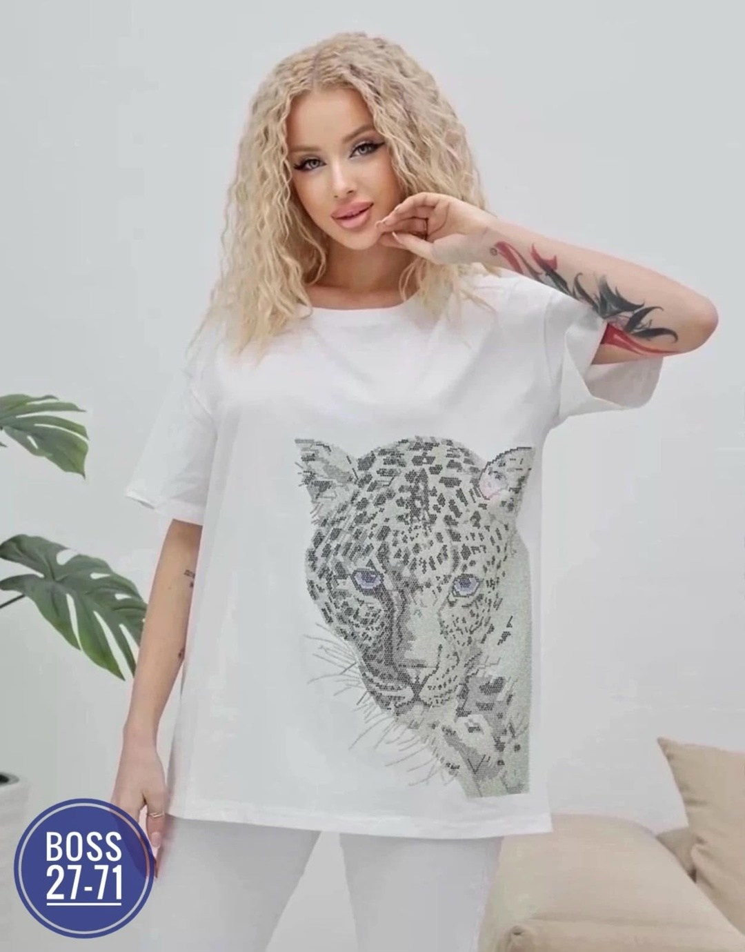 футболка оверсайз со стразами с принтом,футболка оверсайз со стразам,футболки женская,футболка базовая со стразами оверсайз,женская футболка оверсайз