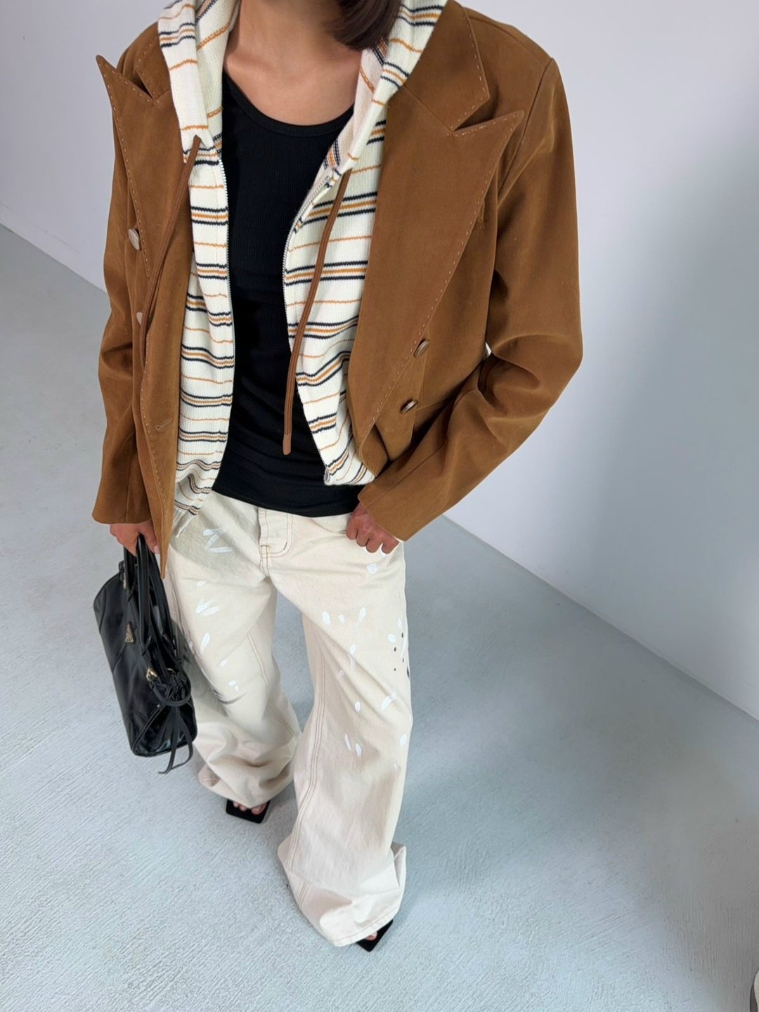 куртка бомбер замшевая коричневая осень espiritu,куртка бомбер замшевая шоколадная осень,куртка бомбер замшевая коричневая весна,куртка бомбер замшевая коричневая весна espiritu,вельветовая куртка