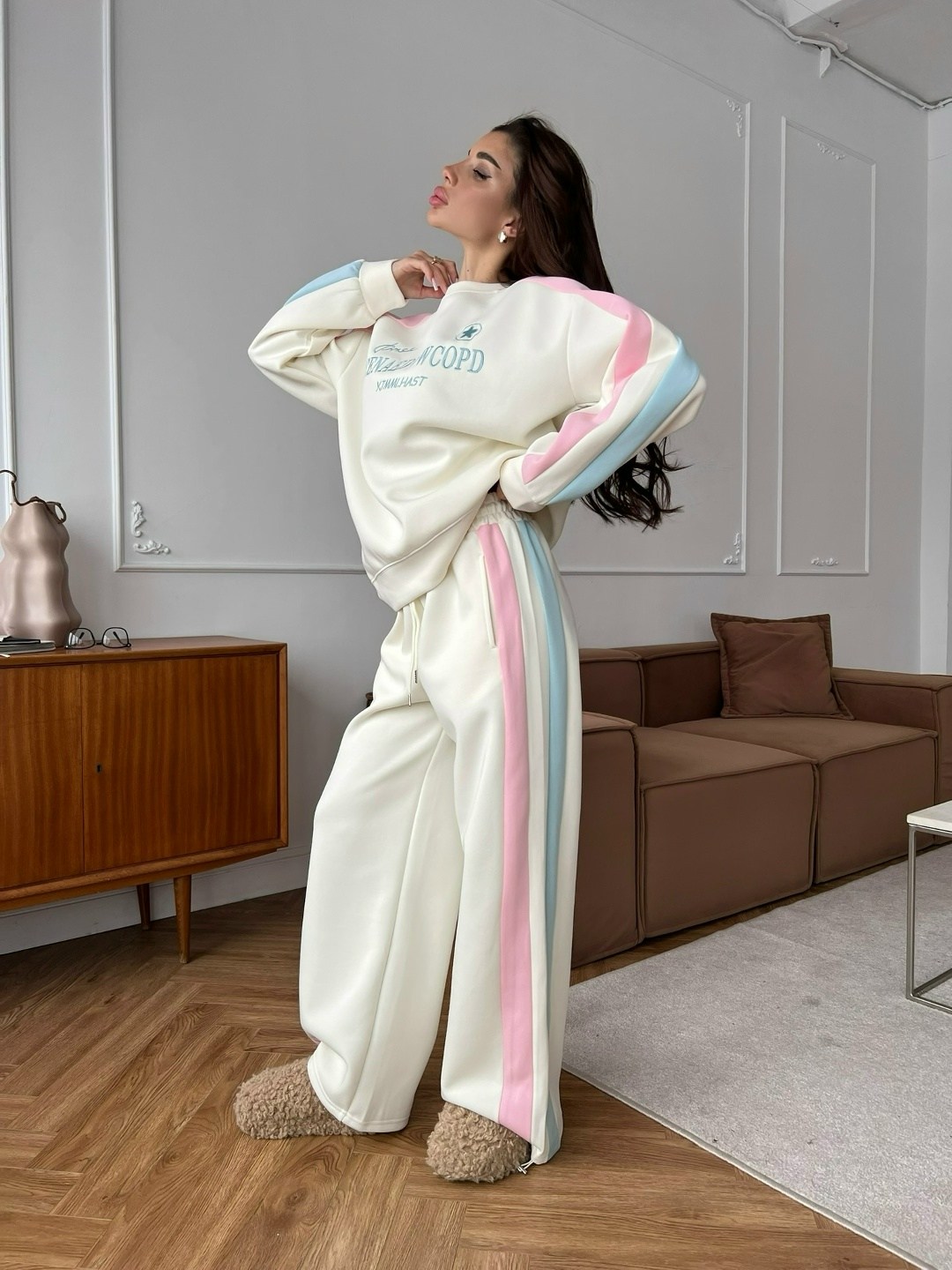 костюм женский с брюками палаццо,женский спортивный костюм,стильный костюм,повседневный спортивный костюм,спортивный костюм