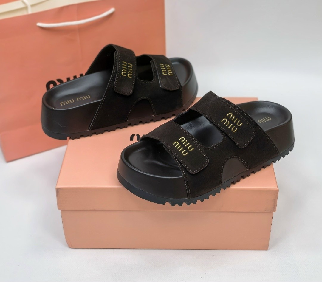 шлепки miu miu,шлёпанцы miu miu,шлепанцы коричневые miu miu,сандалии miu miu,кожаные шлепанцы miu miu