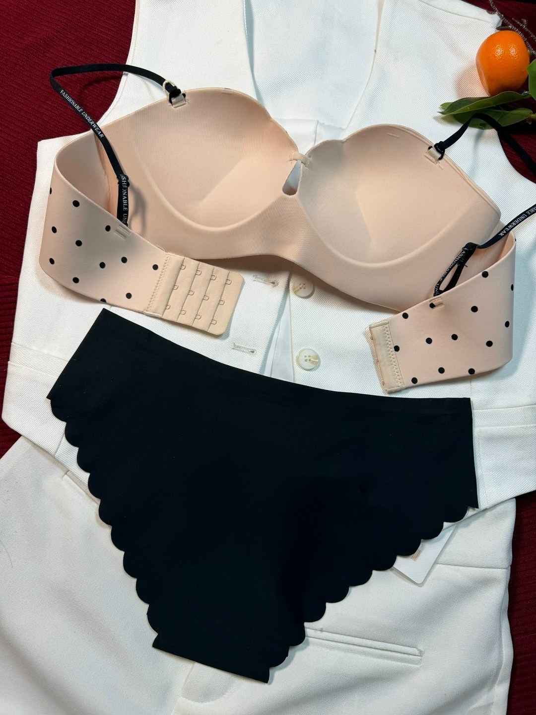 комплект женского нижнего белья,нижнего белья комплект,бюстгальтер,нижнее белье бюстгальтер,женское нижнее белье