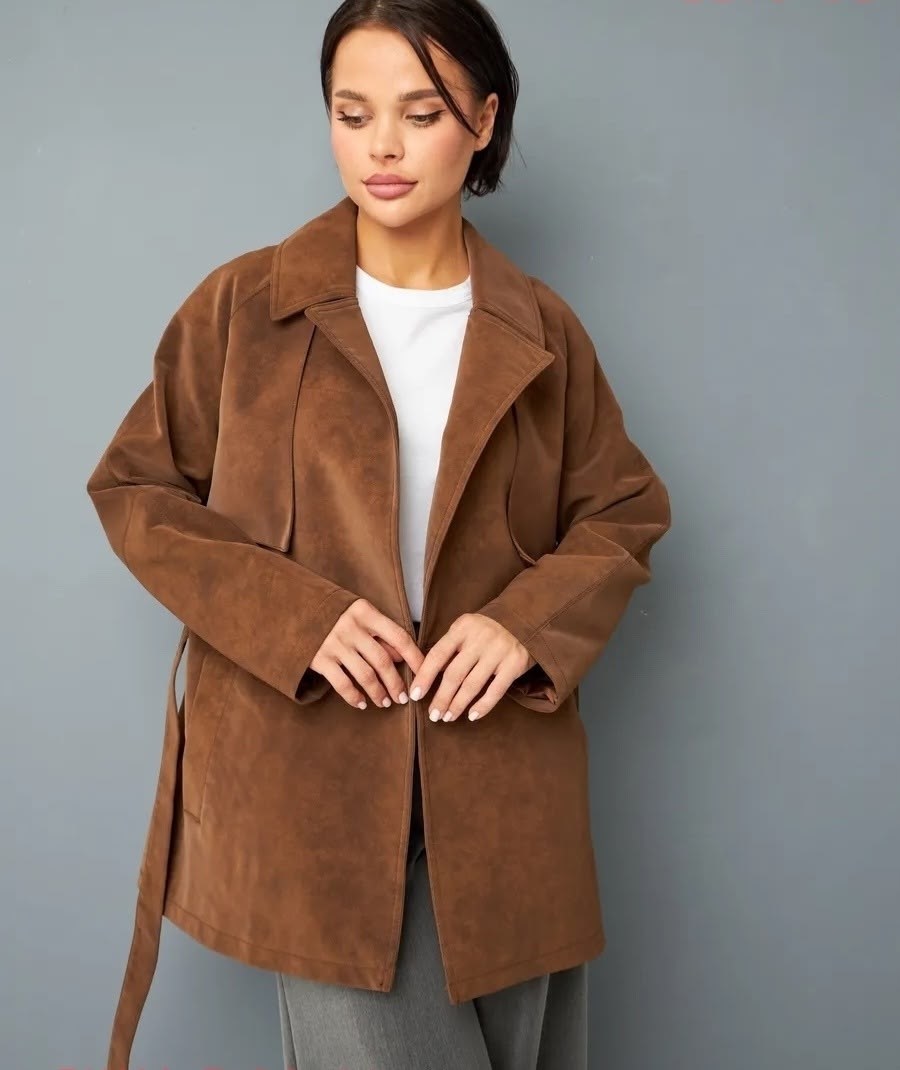 куртка замшевая,куртка замшевая демисезонная,женская верхняя одежда,классическая коричневая замшевая женская куртка с поясом,куртка стильная