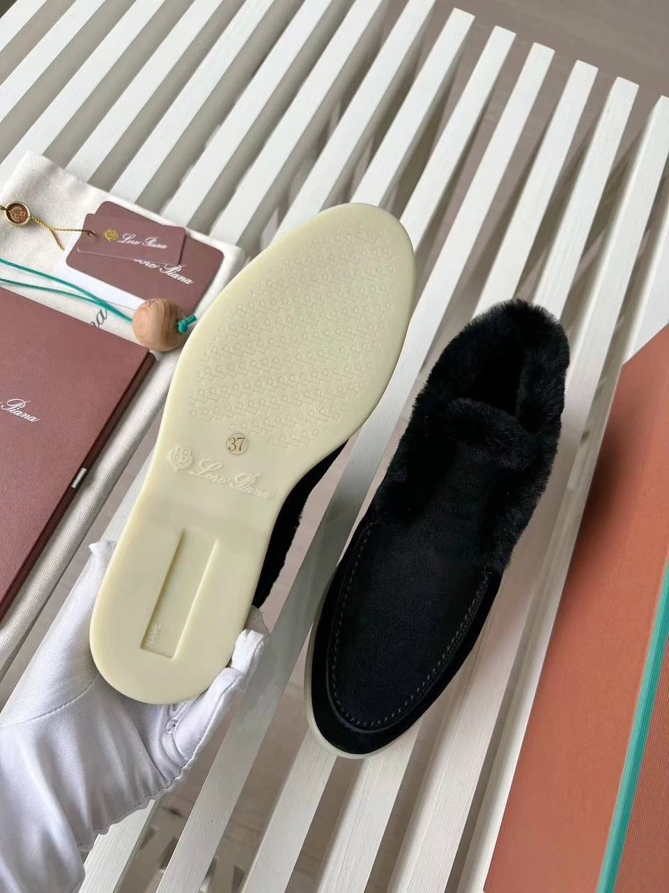 женские лоферы loro piana,лоферы loro piana,лоферы зимние женские,лоферы замшевые с мехом,