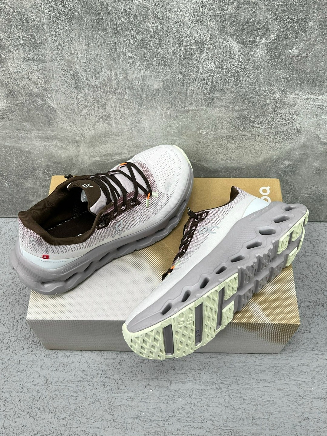 on running cloudtilt кроссовки,спортивная ,спортивные кроссовки,кроссовки женскиe,повседневные кроссовки