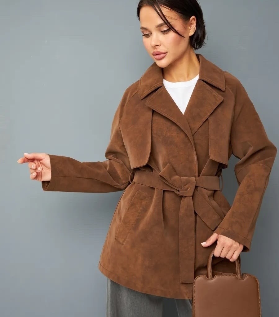 куртка замшевая,куртка замшевая демисезонная,женская верхняя одежда,классическая коричневая замшевая женская куртка с поясом,куртка стильная