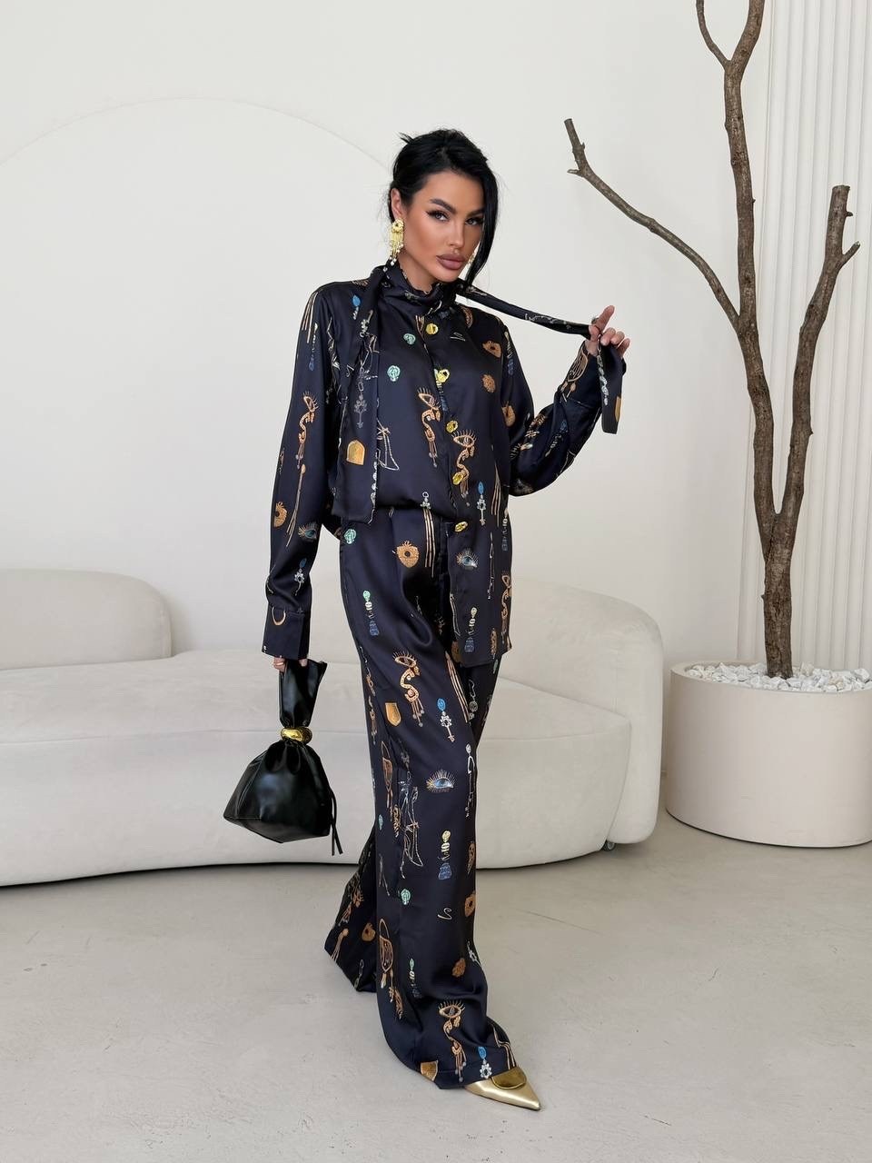 шелковый костюм в пижамном стиле,брючный костюм,костюм в пижамном стиле,костюм с брюками,костюм женский в пижамном стиле