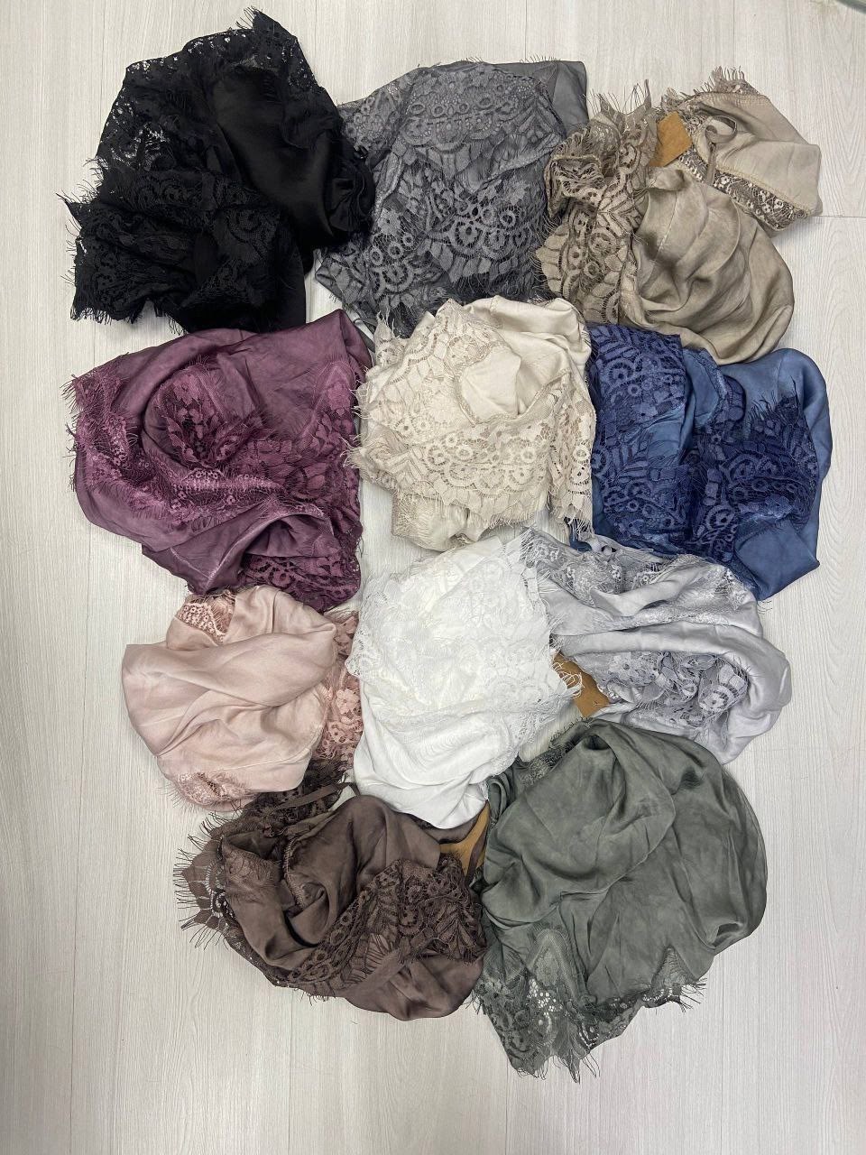 топ шелковый с кружевом,шелковая майка с кружевом,майка с кружевами,топ с кружевом,шелковый топ