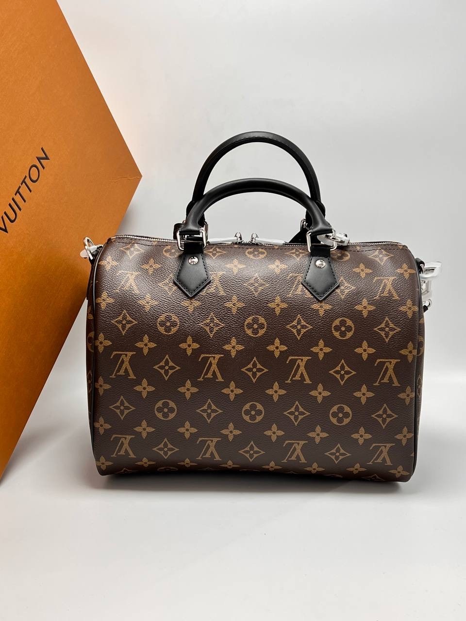 сумка женская louis vuitton,классическая сумка speedy louis vuitton с монограммой,сумка louis vuitton,сумка коричневая женская в стиле louis vuitton,louis vuitton модная сумка с замком