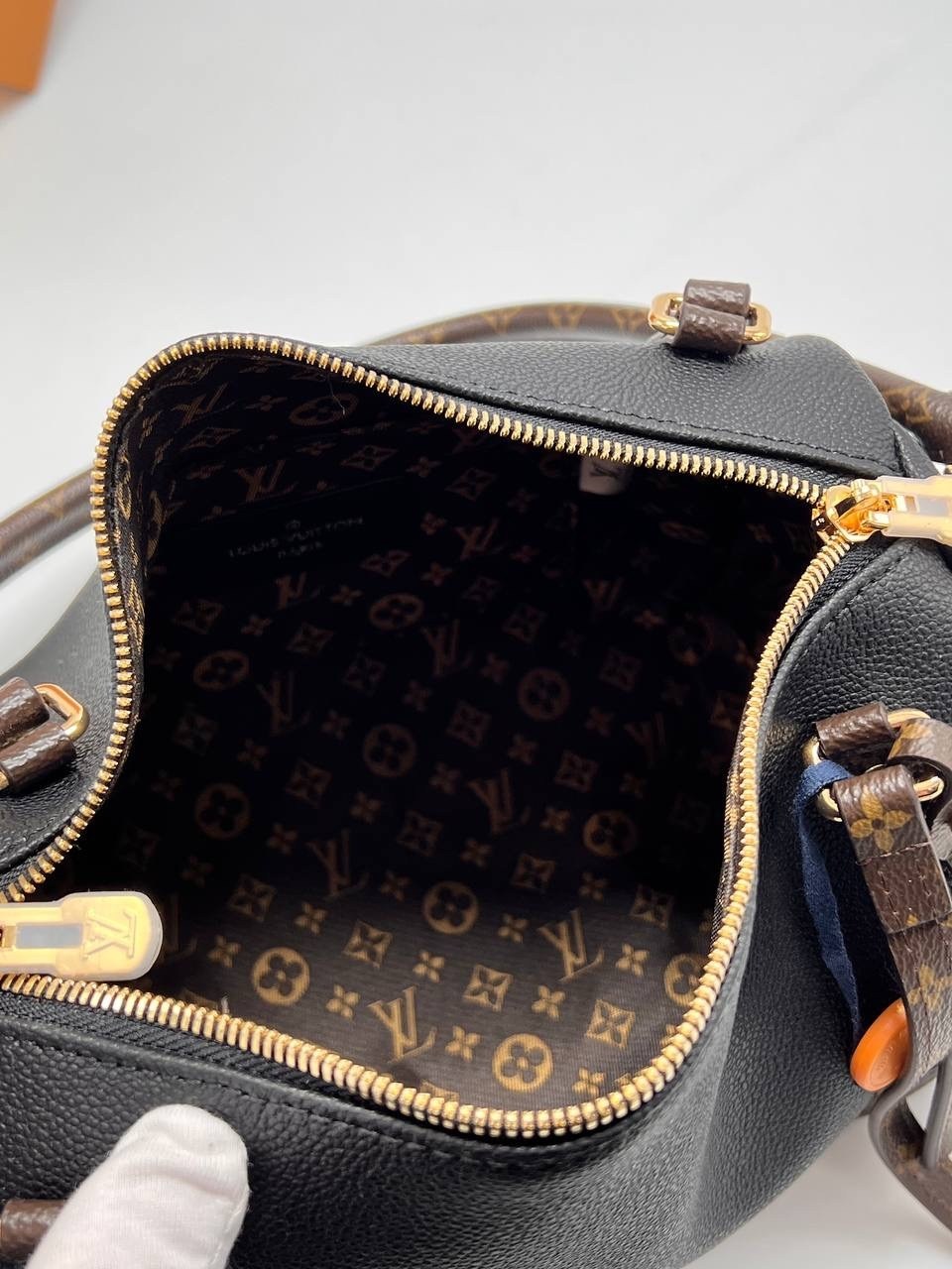 louis vuitton сумка на плечо,louis vuitton женская сумка,сумка на плечо круглая louis vuitton,сумка louis vuitton,сумка женская louis vuitton премиум