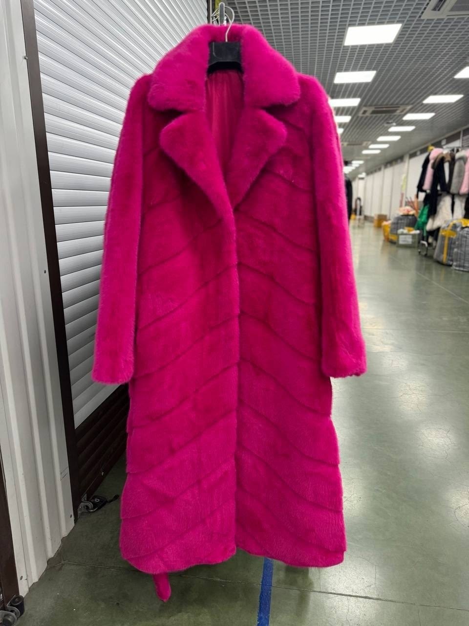 розовая норковая шуба,розовая шуба,шуба цвета фуксии,розовая шуба из норки,розовая длинная норковая шуба кимоно
