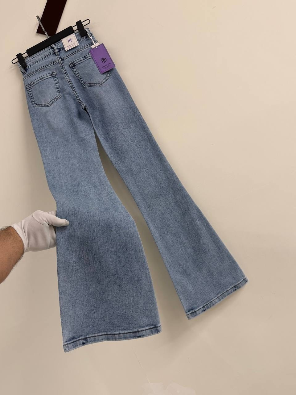 расклешенные джинсы,джинсы клеш женские,женские джинсы,джинсовые брюки,джинсы модные