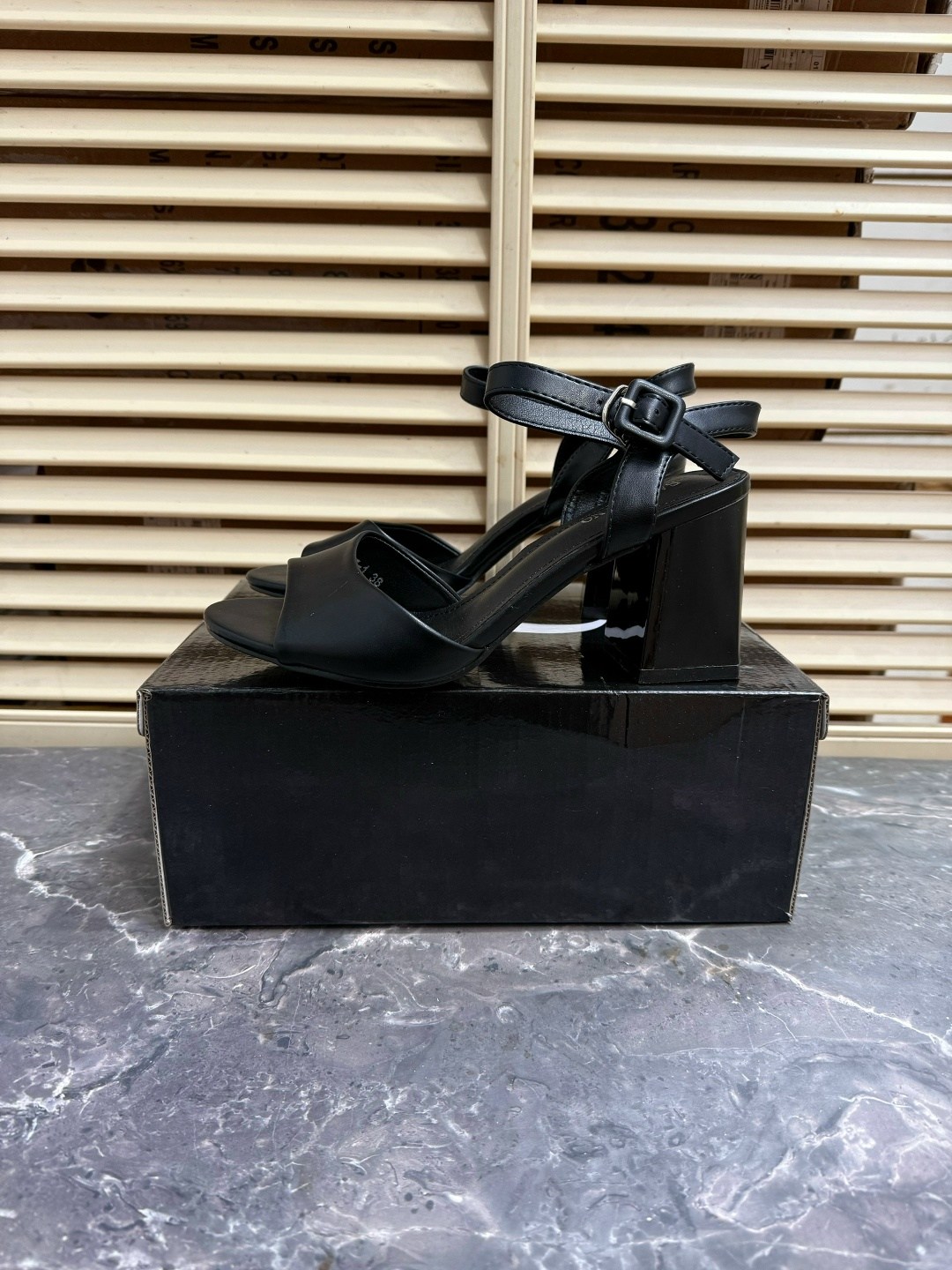 ,босоножки на высоком,босоножки женские,модные босоножки,стильные босоножки