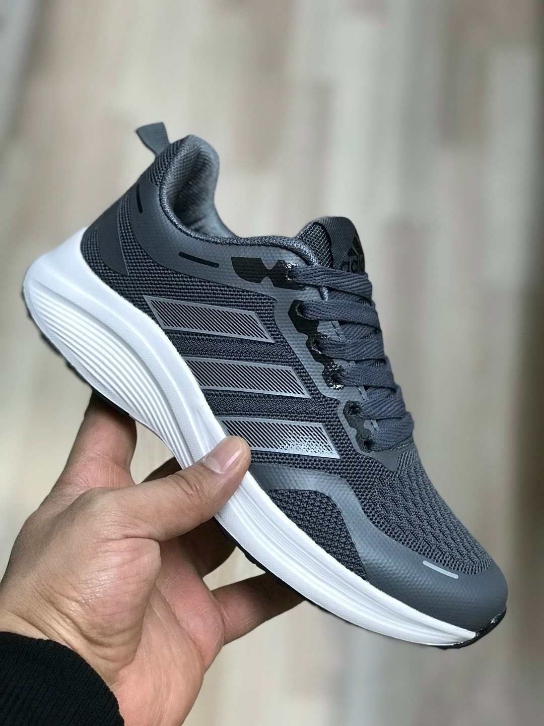 кроссовки адидас мужские новая коллекция 2026,мужские кроссовки,кроссовки мужские adidas,кроссовки adidas,спортивная