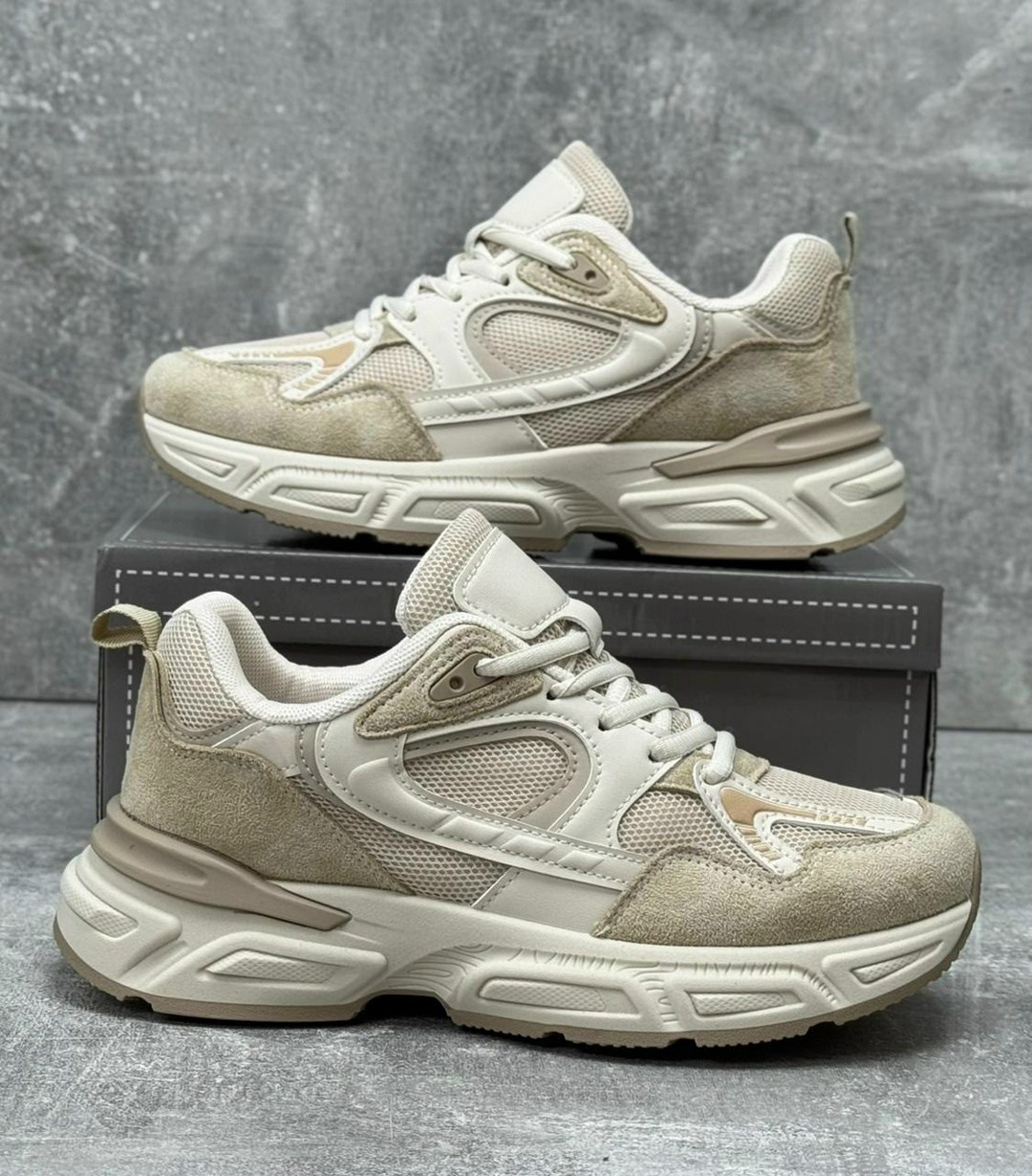 кроссовки женские,пудровые кроссовки,удобные кроссовки,кроссовки модные,массивные кроссовки