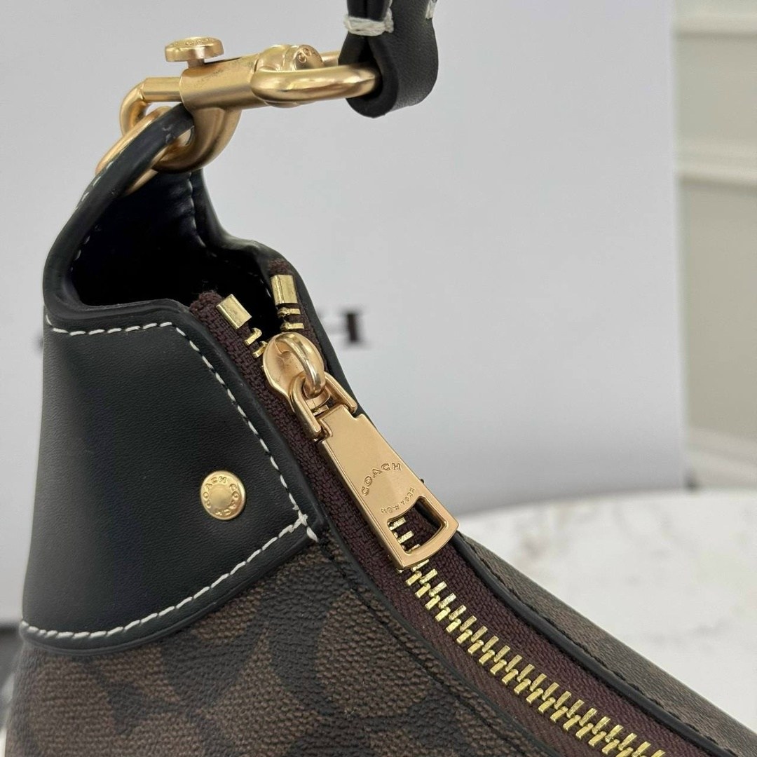 сумка coach,coach сумка женская,сумка женская coach из кожи,сумка coach через плечо,сумка-хобо тери coach золотой/коричневый/черный