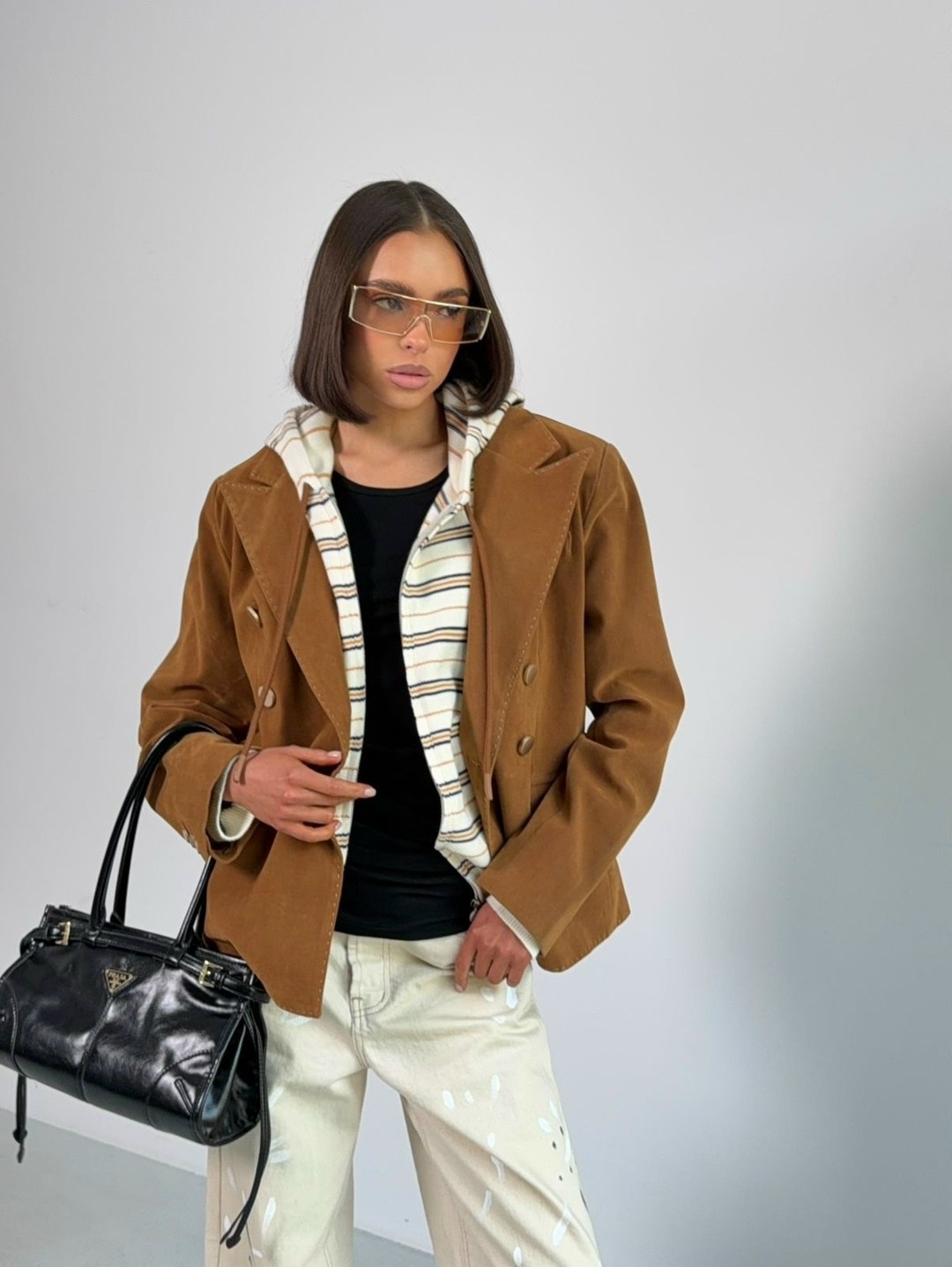 куртка бомбер замшевая коричневая осень espiritu,куртка бомбер замшевая шоколадная осень,куртка бомбер замшевая коричневая весна,куртка бомбер замшевая коричневая весна espiritu,вельветовая куртка