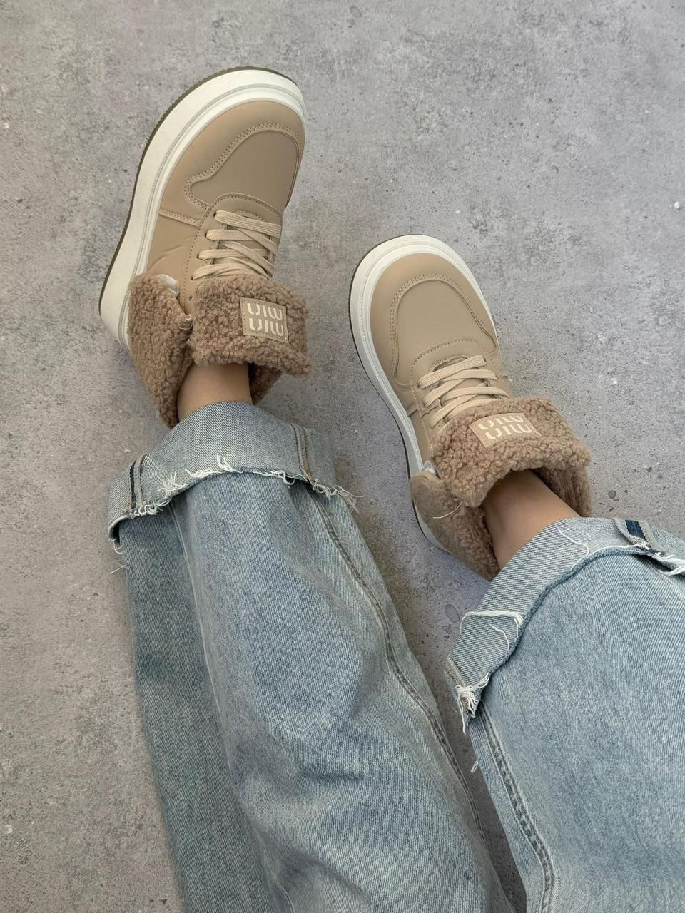 ,зимняя женская ,женские угги,кроссовки теплые,женская