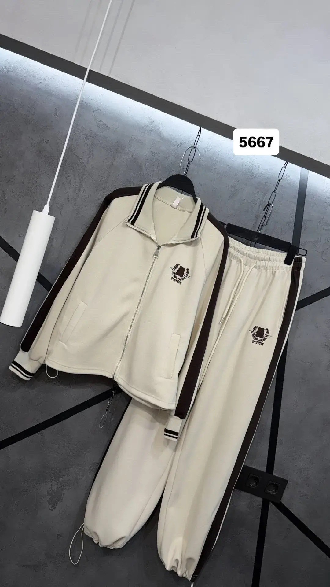 костюм спортивный,спортивные повседневные костюмы,костюм модный,костюм повседневный,спортивные костюмы адидас