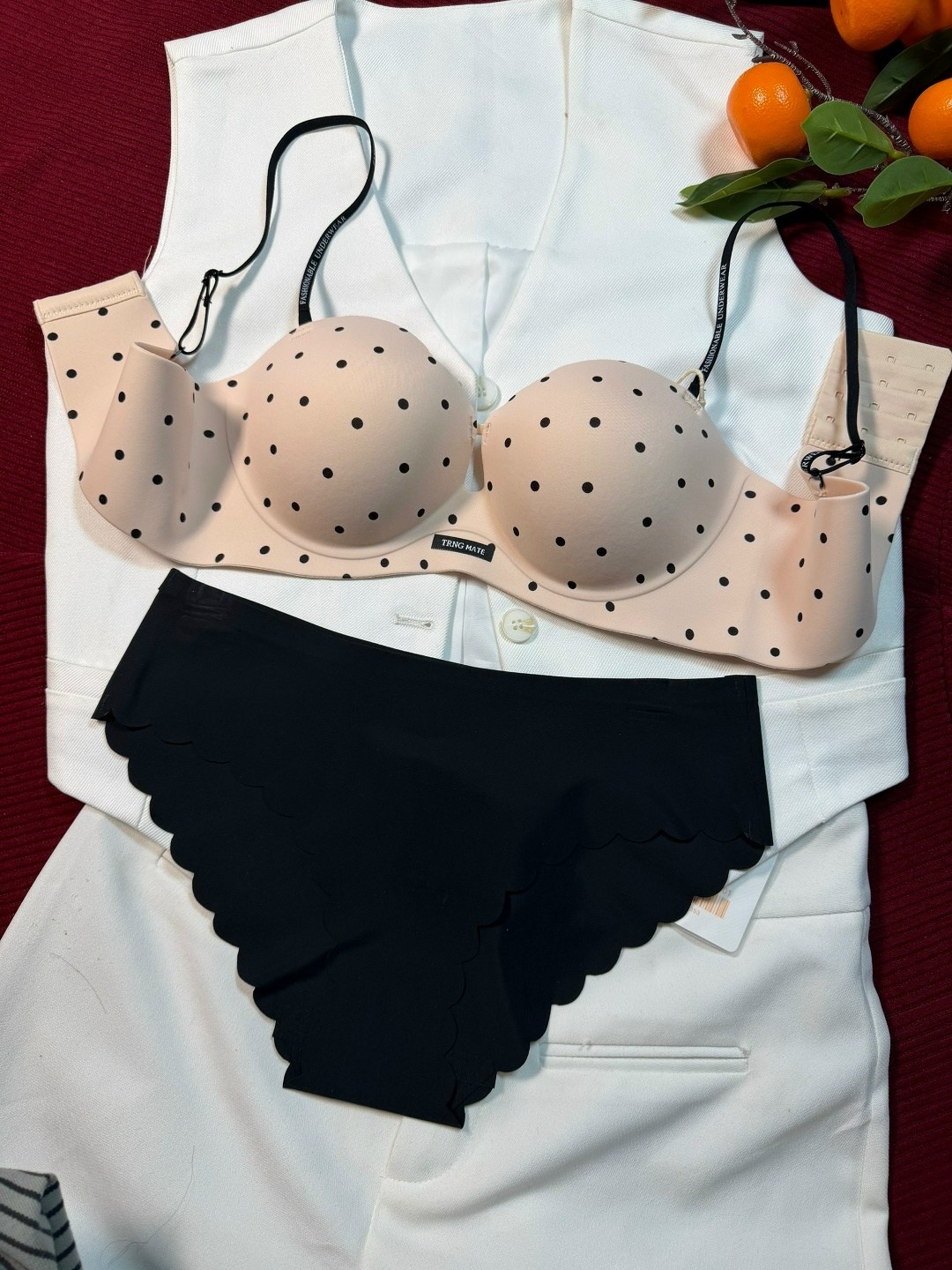 комплект женского нижнего белья,нижнего белья комплект,бюстгальтер,нижнее белье бюстгальтер,женское нижнее белье