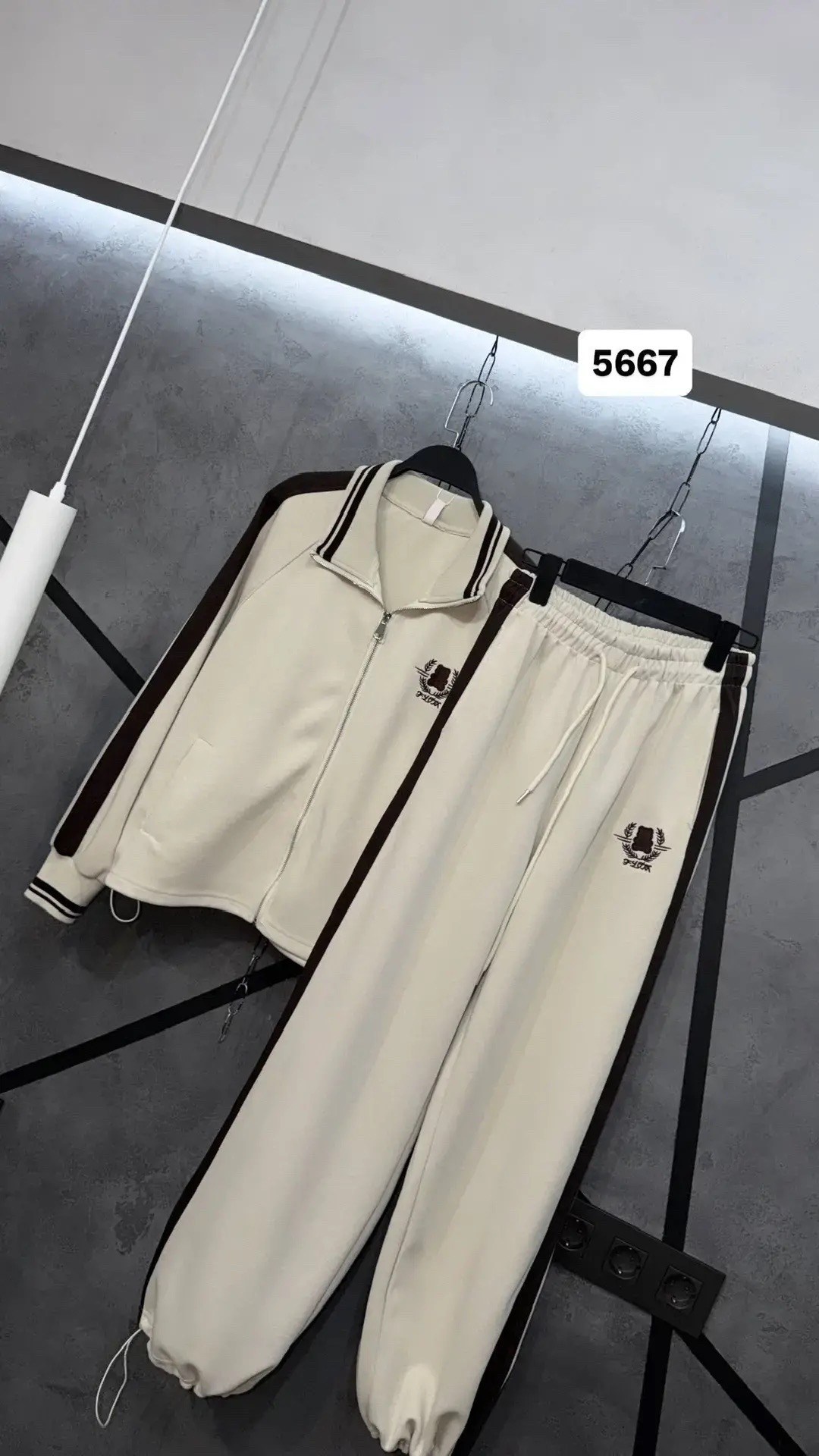 костюм спортивный,спортивные повседневные костюмы,костюм модный,костюм повседневный,спортивные костюмы адидас