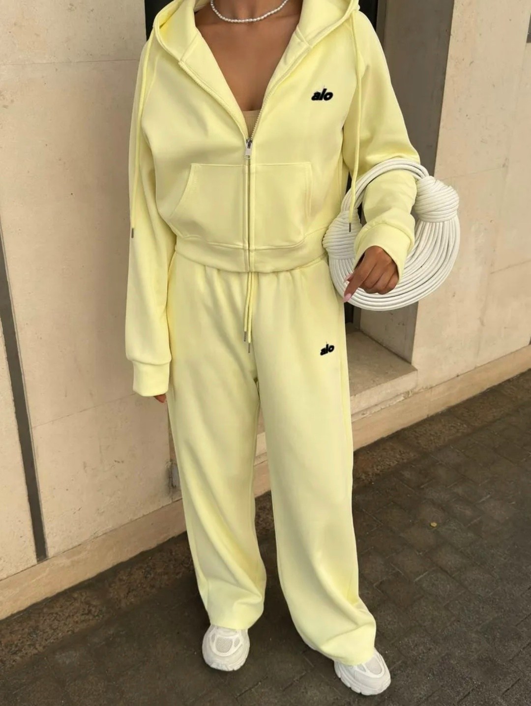 спортивные костюмы женские,стильные спортивные костюмы,спортивные костюм,костюм спортивный на молнии палаццо с кулиской 05mrk цвет желтый,спортивный костюм двойка sporty&rich w suits цвет желтый лимон