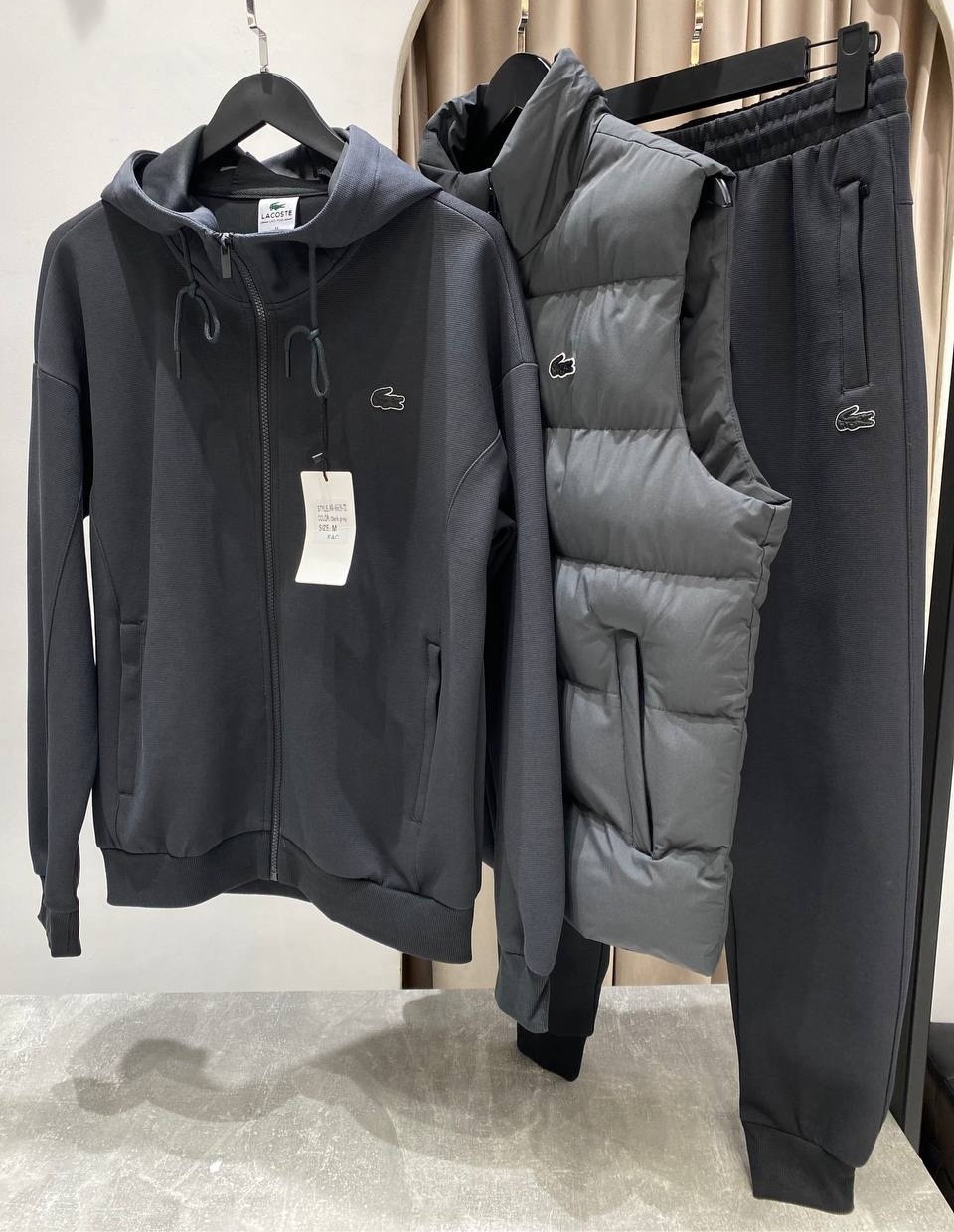 костюм-тройка мужской: жилет, толстовка и штаны арт. 1331595,костюм тройка мужской,мужской спортивный костюм,костюмы мужские,спортивные костюм