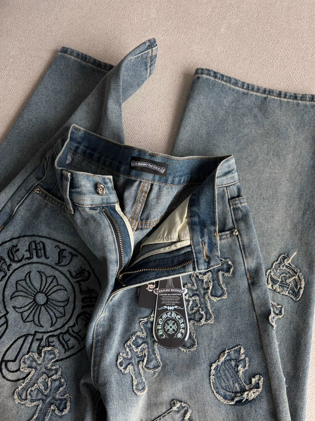 джинсы с вышивкой,женские джинсы,модные джинсы,джинсы с принтом,широкие джинсы