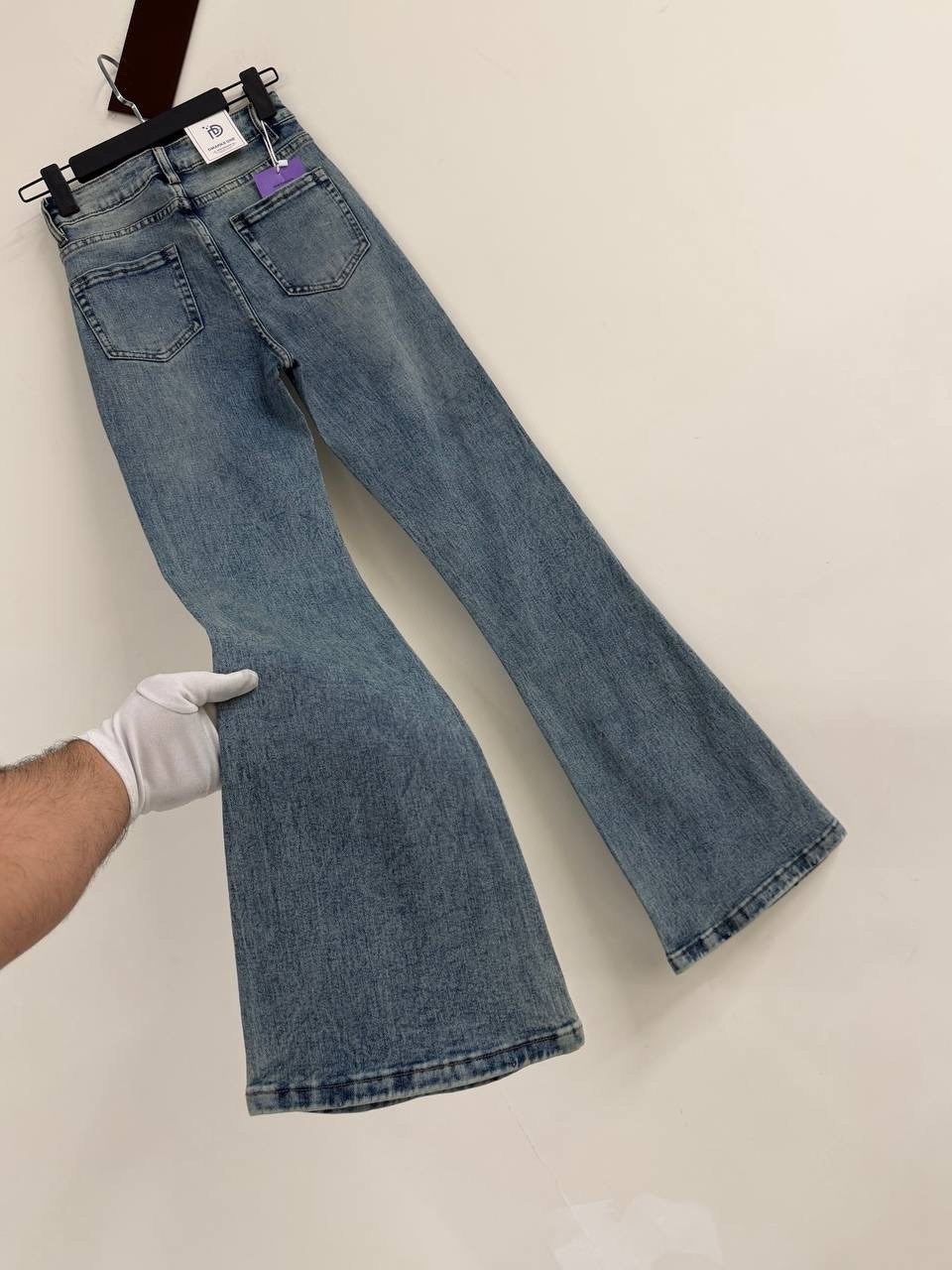 расклешенные джинсы,джинсы женские,джинсы женские клёш,джинсы стильные,джинсы клеш