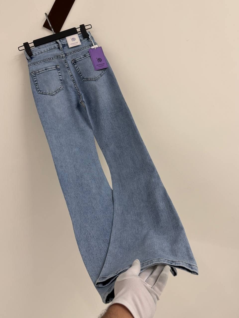 расклешенные джинсы,джинсы клеш женские,женские джинсы,джинсовые брюки,джинсы модные