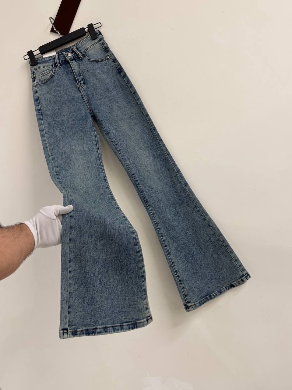 расклешенные джинсы,джинсы женские,джинсы женские клёш,джинсы стильные,джинсы клеш