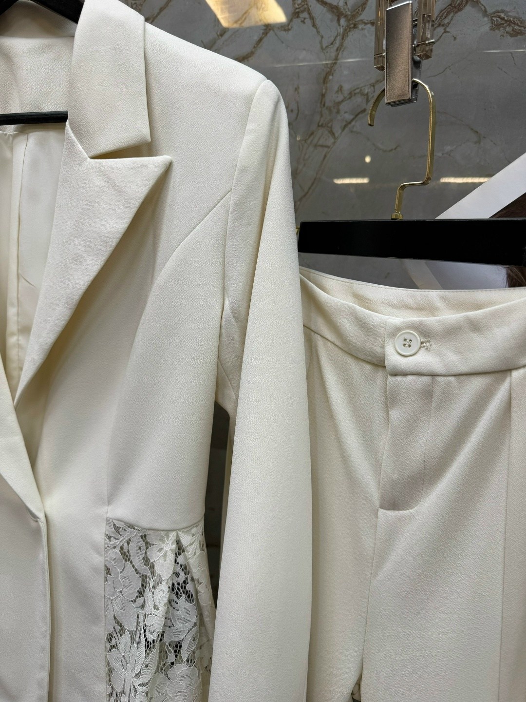 костюм классический,брючный костюм женский,женский костюм,брючный костюм двойка классический,женский дизайнерский костюм элегантный кружевной блейзер и брюки-клеш