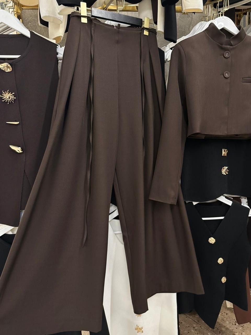 повседневные платья,женские костюмы,платье черное,школьный костюм,костюм