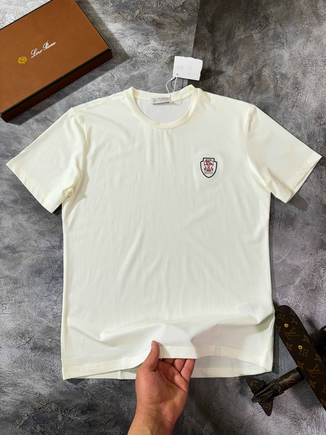 футболки мужские,футболки женские мужские,футболки для мужчин,футболка,брендовые футболки