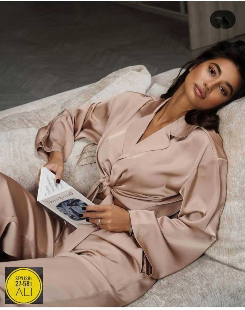 атласный костюм женский в пижамном стиле,шелковый костюм в пижамном стиле,костюм в пижамном стиле из премиального шелка черный,костюм в пижамном стиле,костюм женский в пижамном стиле