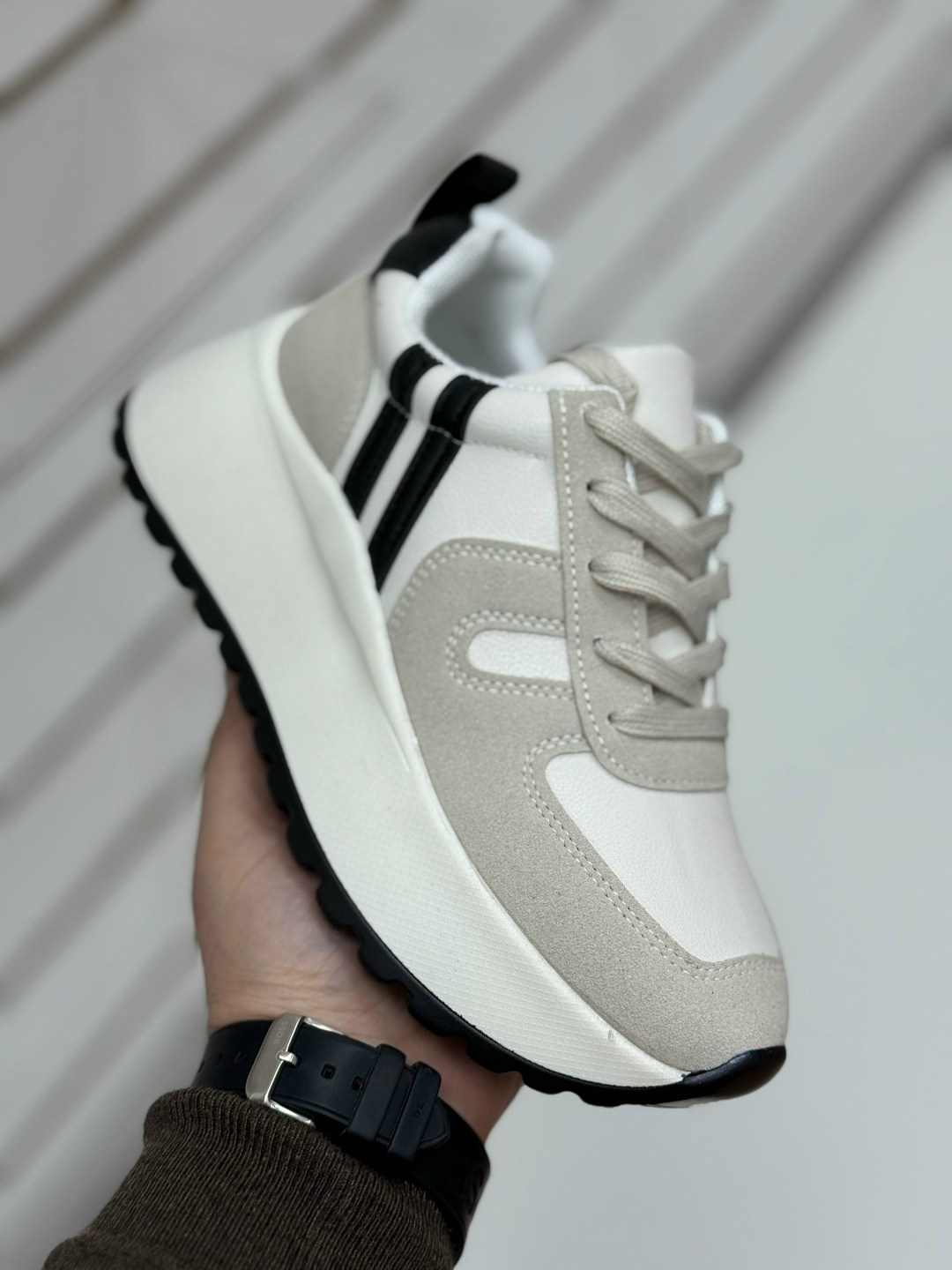 кроссовки женскиe,,кроссовки модные,кроссовки,повседневные кроссовки