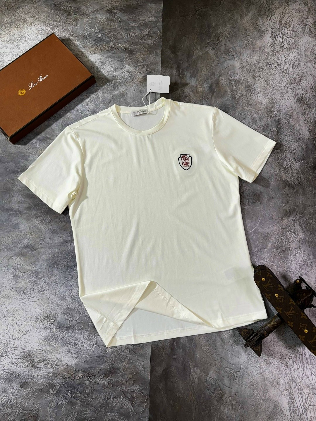 футболки мужские,футболки женские мужские,футболки для мужчин,футболка,брендовые футболки