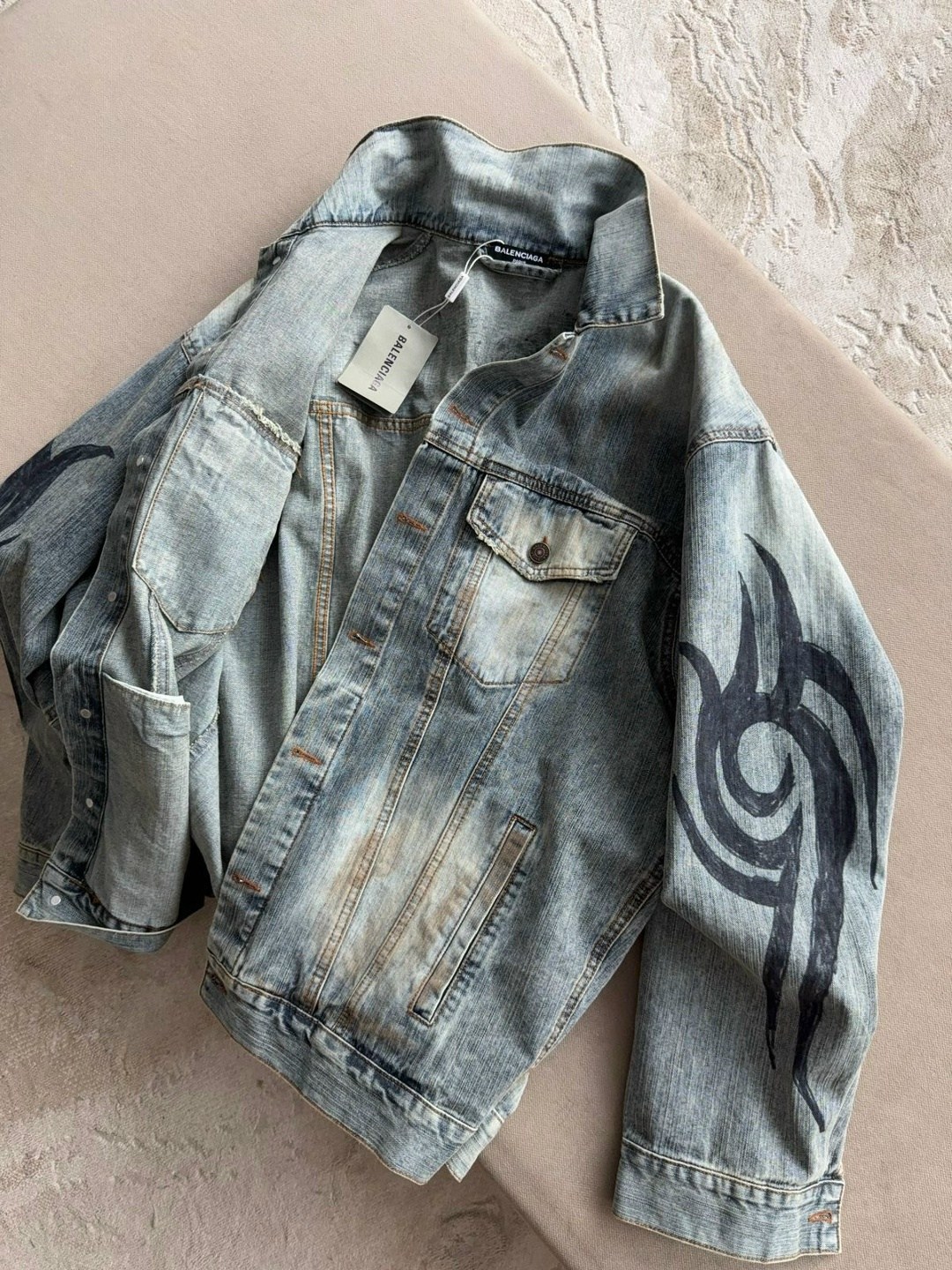 джинсовая куртка miu miu,куртка джинсовый,куртка женская джинсовая оверсайз,джинсовая куртка свободная,джинсовое пальто женское