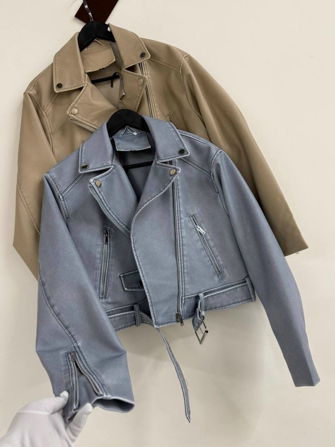 косуха кожаная куртка оверсайз queen sophie,косуха кожаная женская бежевого цвета,косуха кожаная куртка экокожа оверсайз,косуха куртка из эко-кожи в стиле оверсайз,косуха кожаная куртка экокожа оверса