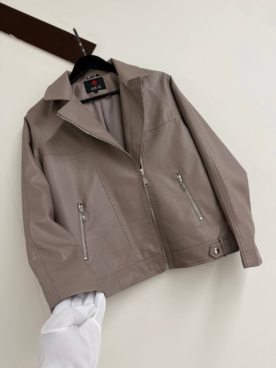 женская кожаная куртка,косуха кожаная куртка оверсайз queen sophie,кожаная куртка,косуха женская оверсайз куртка кожаная базовая,куртка кожаная косуха