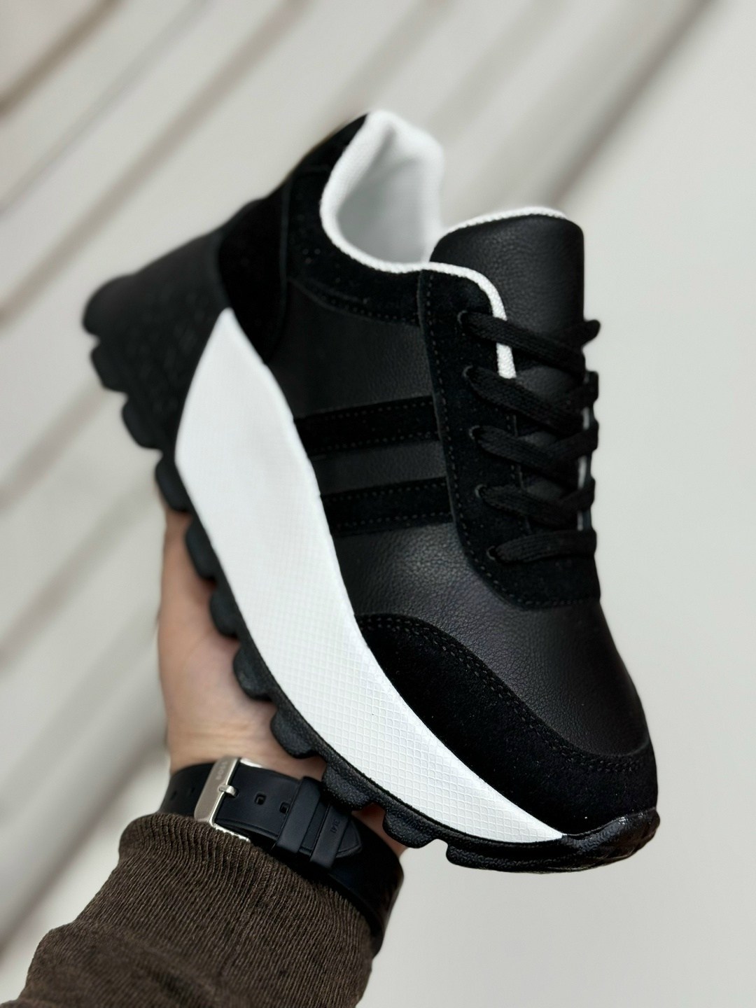 кроссовки женскиe,,кроссовки модные,кроссовки,повседневные кроссовки